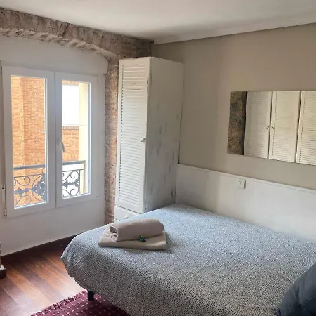Tatil Evi Piso 2, En Piedrasblancas A 5 Min, 1,5 Kilometros De La Playa De Salinas *